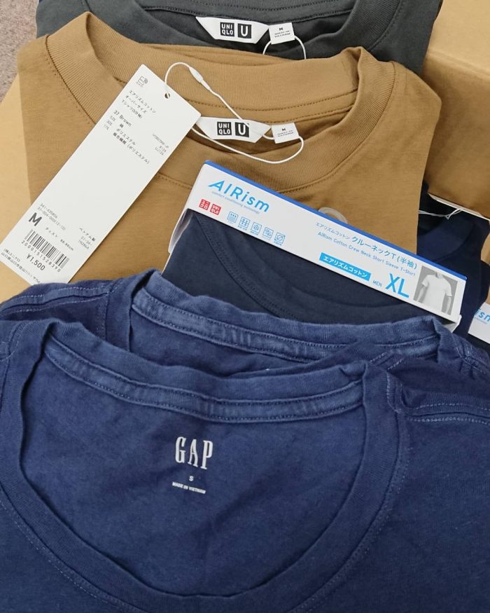 弊社に送っていただいたGAP半袖TシャツとユニクロTシャツ