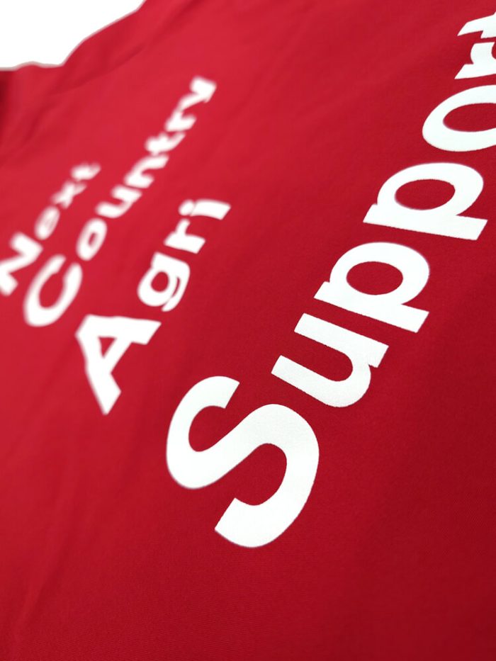 ナイロンパーカーへのオリジナルプリント部分の超拡大アップ写真