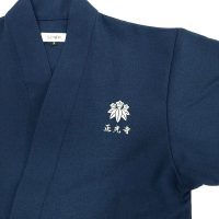 寺院・正光寺様のロゴ刺繍入りロゴ入りオリジナル作務衣