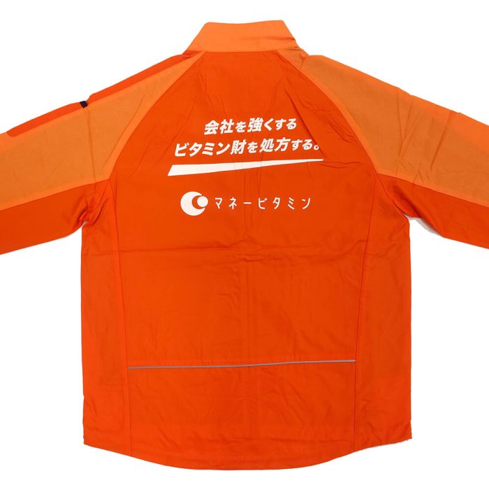 マネービタミン様のロゴ入りオリジナルジャンパー