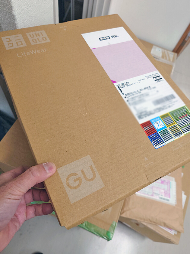 ロゴ入れ加工する前のユニクロフリース２枚が到着した時の写真