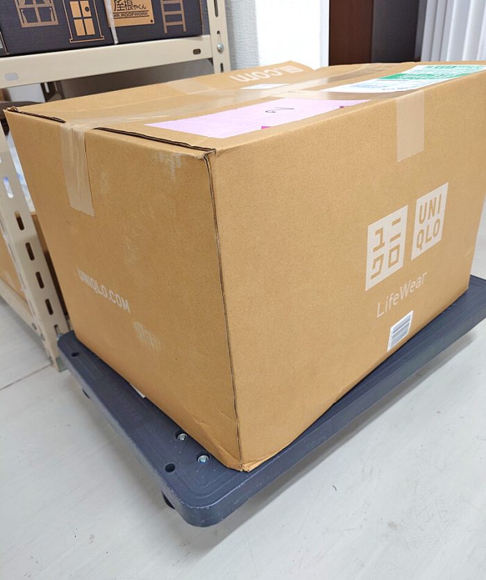 ユニクロで購入されたフリースを送っていただいた時のダンボール